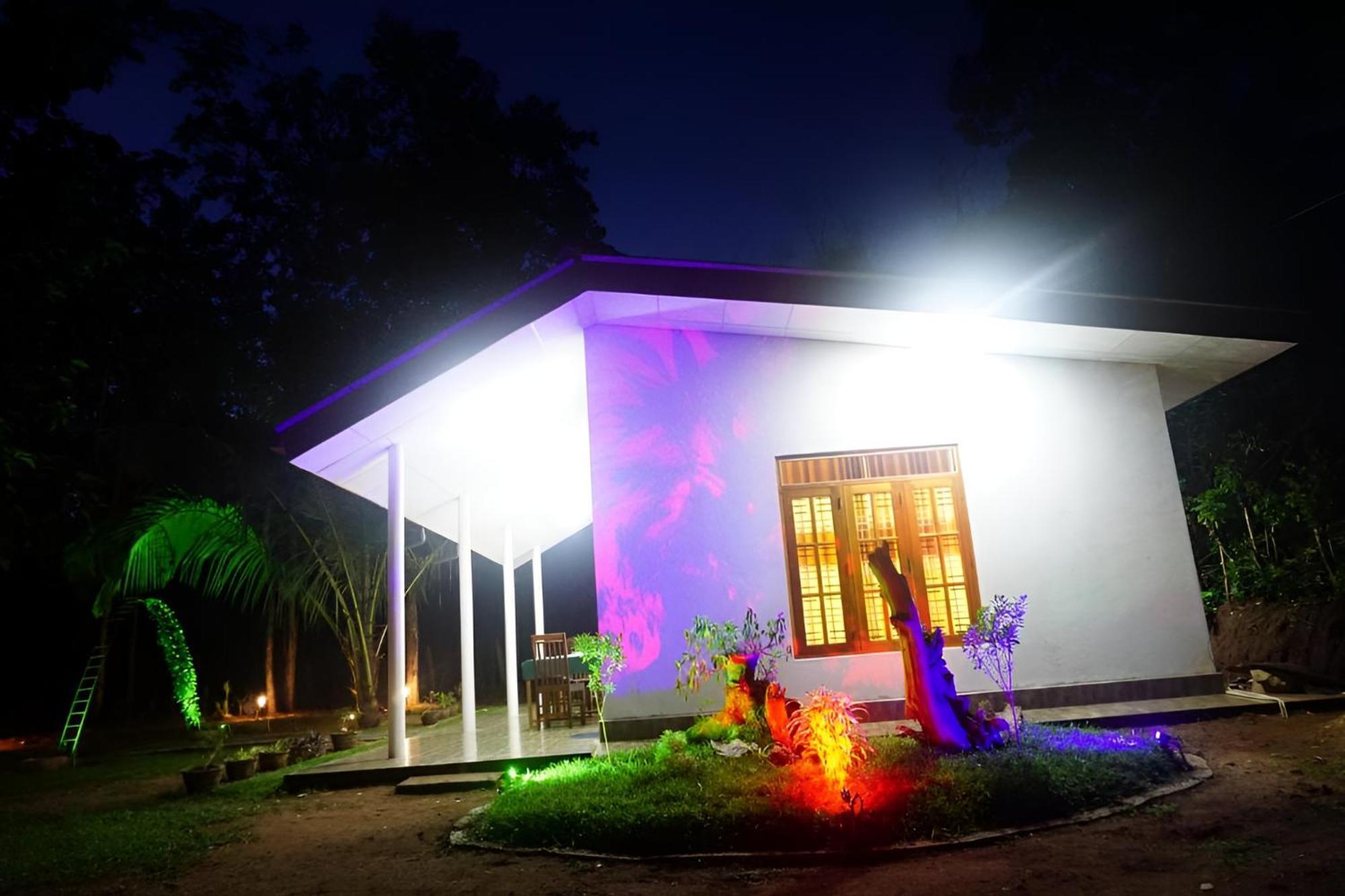 Little Ele Safari Lodge ウダワラウェ エクステリア 写真
