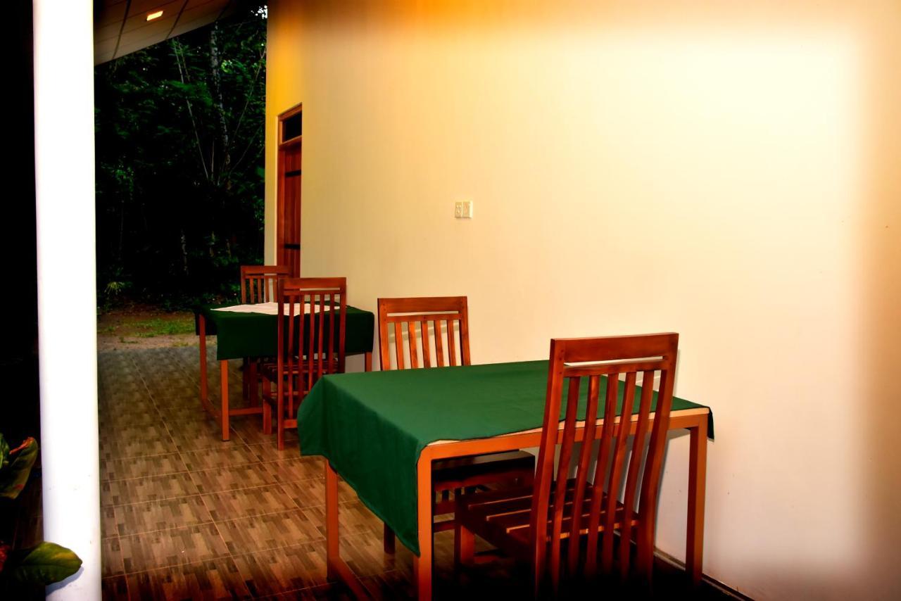 Little Ele Safari Lodge ウダワラウェ エクステリア 写真