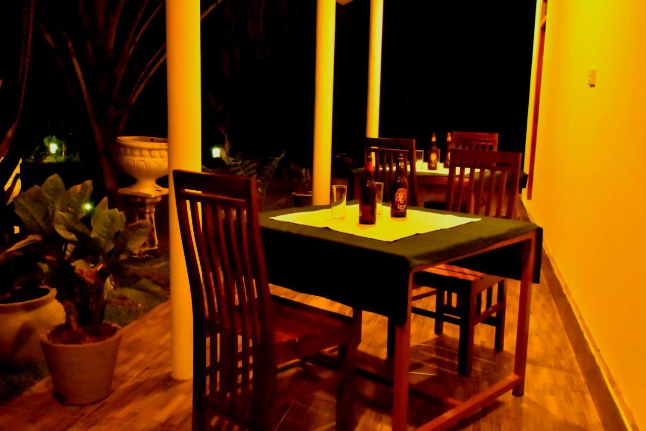 Little Ele Safari Lodge ウダワラウェ エクステリア 写真