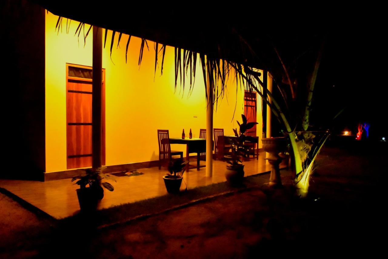 Little Ele Safari Lodge ウダワラウェ エクステリア 写真