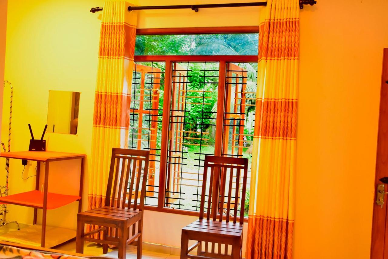 Little Ele Safari Lodge ウダワラウェ エクステリア 写真